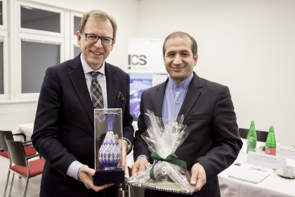 LR Buchmachen und S.E. Botschafter Molaei &copy;&nbsp;ICS
