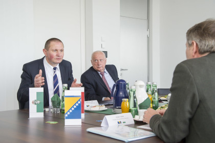 Besprechung &copy;&nbsp;Foto Fischer