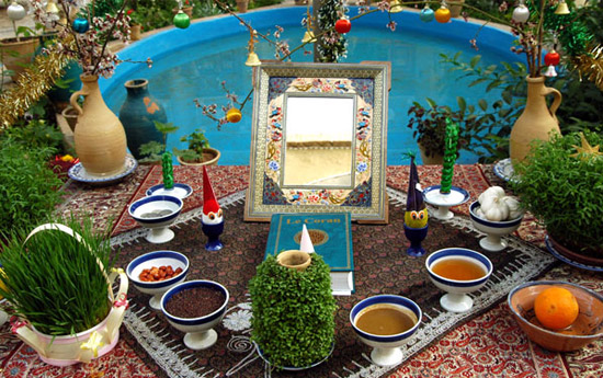 Traditional Iranian Norouz aragement © Dr. Mahya Karbalaii