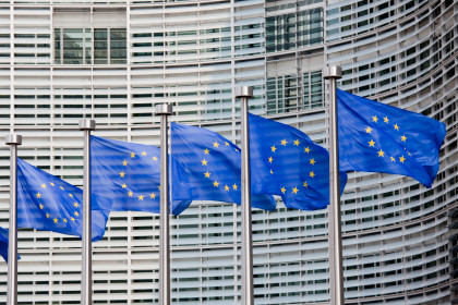 &copy;&nbsp;European flags in front of the Berlaymont building, headquarters of the European commission in Brussels.