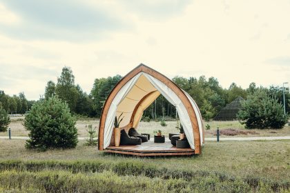 &copy;&nbsp;2024 STROHBOiD